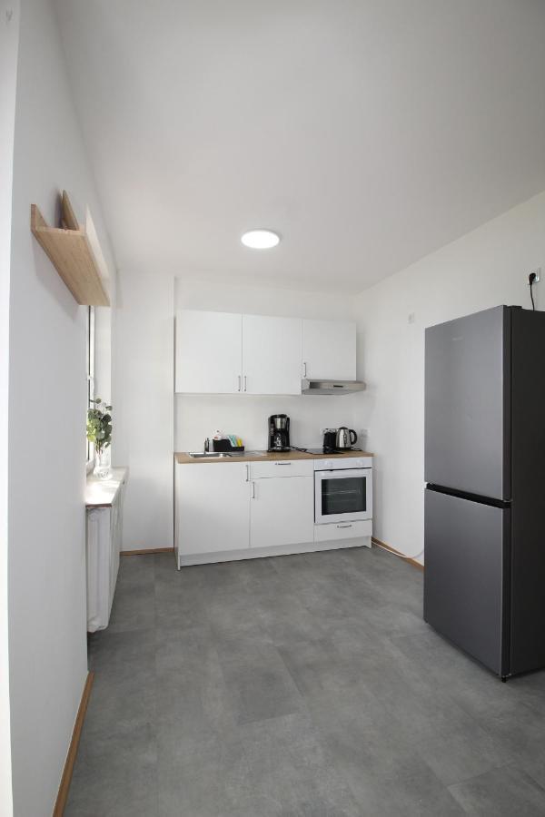 Apartmenthaus Kitzingen - Grosszuegige Wohnungen Fuer Je 6 Personen Mit Balkon Экстерьер фото