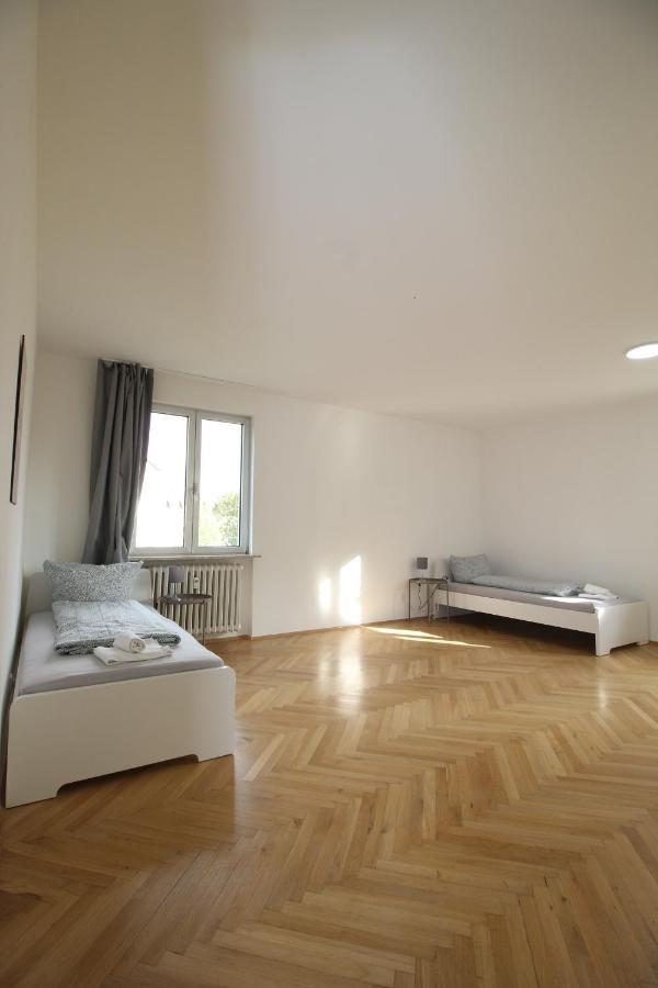 Apartmenthaus Kitzingen - Grosszuegige Wohnungen Fuer Je 6 Personen Mit Balkon Экстерьер фото