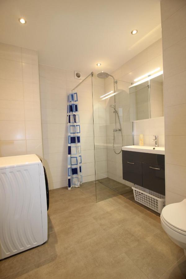 Apartmenthaus Kitzingen - Grosszuegige Wohnungen Fuer Je 6 Personen Mit Balkon Экстерьер фото